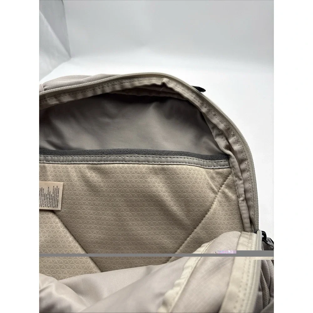 The North Face Women's Isabella Backpack-Gray